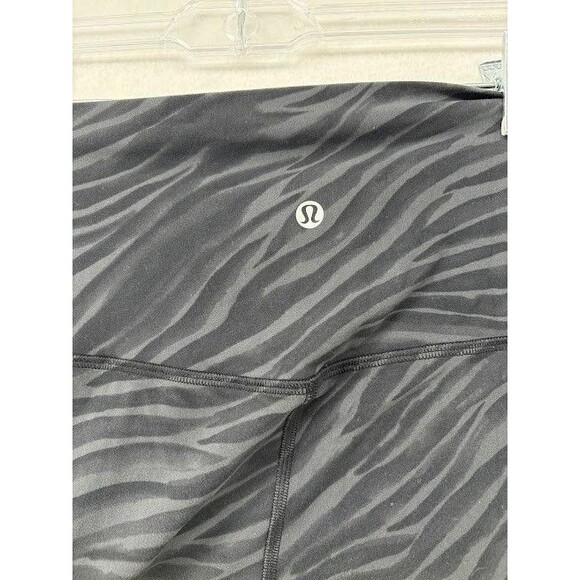 Lululemon Size 20 Cropped Align Leggings Animal Print Black/Gray 20" Inseam - Picture 7 of 8